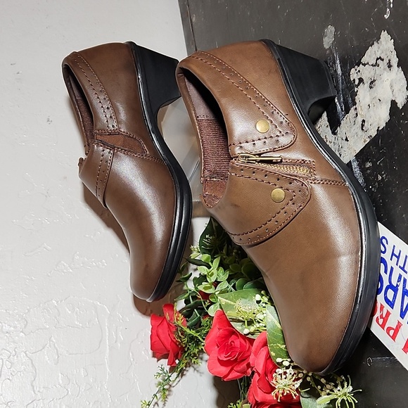 EASY STREET Comfort Bootie Brown Distressed Man Made Materials 8M - Picture 6 of 13
